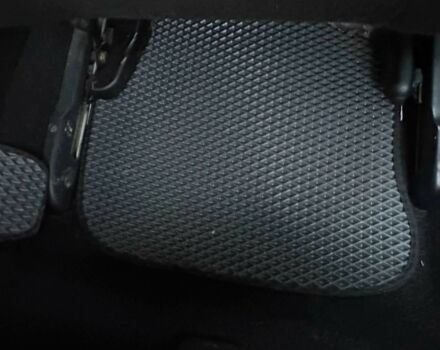 Желтый Фольксваген Гольф, объемом двигателя 1.6 л и пробегом 245 тыс. км за 3700 $, фото 11 на Automoto.ua