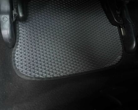 Желтый Фольксваген Гольф, объемом двигателя 1.6 л и пробегом 245 тыс. км за 3700 $, фото 6 на Automoto.ua