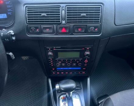 Желтый Фольксваген Гольф, объемом двигателя 1.6 л и пробегом 245 тыс. км за 3700 $, фото 14 на Automoto.ua