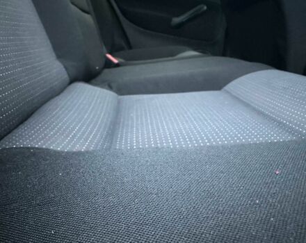 Желтый Фольксваген Гольф, объемом двигателя 1.6 л и пробегом 245 тыс. км за 3700 $, фото 9 на Automoto.ua