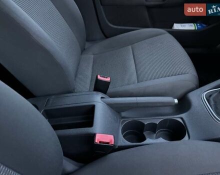 Жовтий Фольксваген Гольф, об'ємом двигуна 1.6 л та пробігом 210 тис. км за 6500 $, фото 13 на Automoto.ua