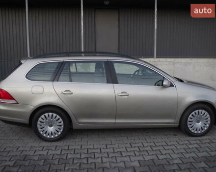 Желтый Фольксваген Гольф, объемом двигателя 1.6 л и пробегом 216 тыс. км за 6650 $, фото 8 на Automoto.ua