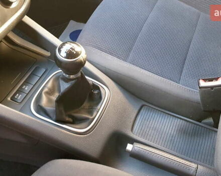 Желтый Фольксваген Гольф, объемом двигателя 1.6 л и пробегом 216 тыс. км за 6650 $, фото 3 на Automoto.ua