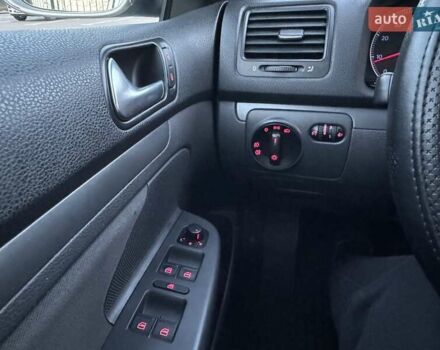 Жовтий Фольксваген Гольф, об'ємом двигуна 1.6 л та пробігом 210 тис. км за 6500 $, фото 21 на Automoto.ua