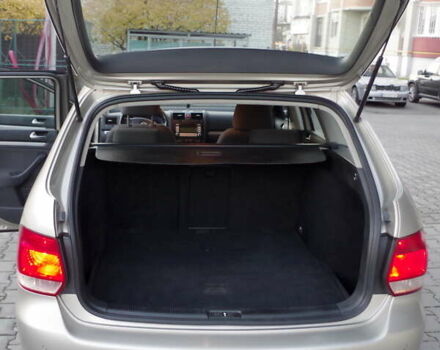 Желтый Фольксваген Гольф, объемом двигателя 1.6 л и пробегом 216 тыс. км за 6650 $, фото 12 на Automoto.ua