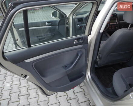 Желтый Фольксваген Гольф, объемом двигателя 1.6 л и пробегом 216 тыс. км за 6650 $, фото 19 на Automoto.ua