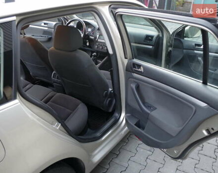 Желтый Фольксваген Гольф, объемом двигателя 1.6 л и пробегом 216 тыс. км за 6650 $, фото 22 на Automoto.ua