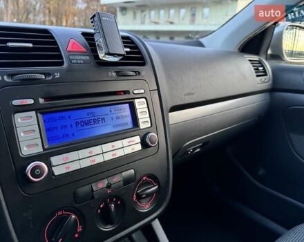 Жовтий Фольксваген Гольф, об'ємом двигуна 1.6 л та пробігом 210 тис. км за 6500 $, фото 18 на Automoto.ua