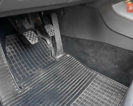 Желтый Фольксваген Гольф, объемом двигателя 1.6 л и пробегом 216 тыс. км за 6650 $, фото 13 на Automoto.ua