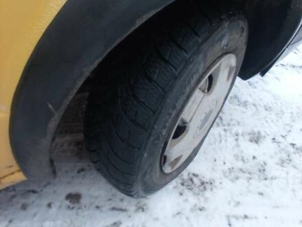 Жовтий Фольксваген Гольф, об'ємом двигуна 1.59 л та пробігом 458 тис. км за 1100 $, фото 1 на Automoto.ua