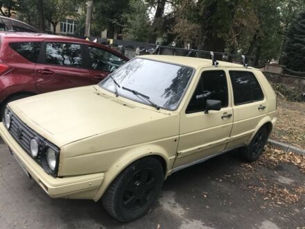Желтый Фольксваген Гольф, объемом двигателя 1.6 л и пробегом 400 тыс. км за 1000 $, фото 1 на Automoto.ua