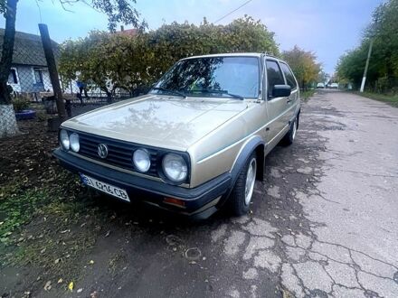 Фольксваген Гольф 1988 у Миргороде на Automoto.ua Жовтий Фольксваген Гольф, об'ємом двигуна 1.6 л та пробігом 0 тис. км за 1500 $, фото 1 на Automoto.ua