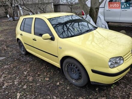 Фольксваген Гольф 2000 в Межевой на Automoto.ua Желтый Фольксваген Гольф, объемом двигателя 1.39 л и пробегом 200 тыс. км за 4100 $, фото 1 на Automoto.ua