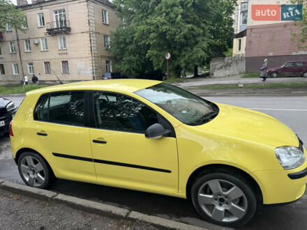 Фольксваген Гольф 2008 в Каменце-Подольском на Automoto.ua Желтый Фольксваген Гольф, объемом двигателя 1.6 л и пробегом 250 тыс. км за 5700 $, фото 1 на Automoto.ua