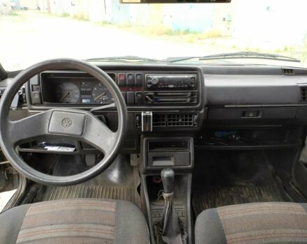 Серый Фольксваген Гольф, объемом двигателя 1.6 л и пробегом 300 тыс. км за 1600 $, фото 7 на Automoto.ua