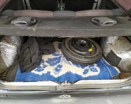 Серый Фольксваген Гольф, объемом двигателя 1.6 л и пробегом 300 тыс. км за 1600 $, фото 9 на Automoto.ua