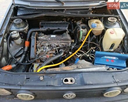 Серый Фольксваген Гольф, объемом двигателя 1.59 л и пробегом 250 тыс. км за 1300 $, фото 1 на Automoto.ua