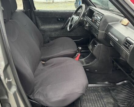 Серый Фольксваген Гольф, объемом двигателя 1.6 л и пробегом 350 тыс. км за 1350 $, фото 6 на Automoto.ua