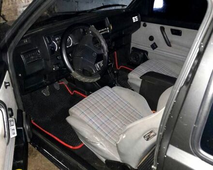 Серый Фольксваген Гольф, объемом двигателя 1.6 л и пробегом 361 тыс. км за 2000 $, фото 1 на Automoto.ua