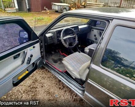 Серый Фольксваген Гольф, объемом двигателя 1.6 л и пробегом 361 тыс. км за 2000 $, фото 2 на Automoto.ua