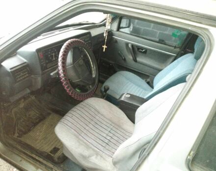 Серый Фольксваген Гольф, объемом двигателя 1.6 л и пробегом 2 тыс. км за 592 $, фото 4 на Automoto.ua