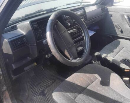 Серый Фольксваген Гольф, объемом двигателя 1.3 л и пробегом 280 тыс. км за 1200 $, фото 2 на Automoto.ua