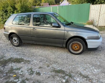 Серый Фольксваген Гольф, объемом двигателя 1.8 л и пробегом 200 тыс. км за 1300 $, фото 3 на Automoto.ua