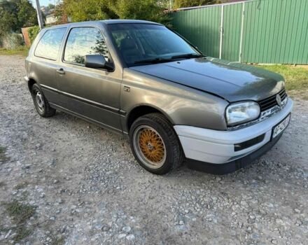 Серый Фольксваген Гольф, объемом двигателя 1.8 л и пробегом 200 тыс. км за 1300 $, фото 4 на Automoto.ua