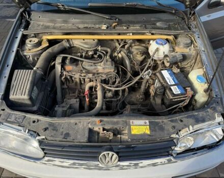 Серый Фольксваген Гольф, объемом двигателя 1.8 л и пробегом 200 тыс. км за 1300 $, фото 1 на Automoto.ua