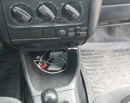 Серый Фольксваген Гольф, объемом двигателя 1.8 л и пробегом 350 тыс. км за 2000 $, фото 12 на Automoto.ua