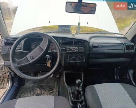 Сірий Фольксваген Гольф, об'ємом двигуна 1.6 л та пробігом 350 тис. км за 2000 $, фото 12 на Automoto.ua