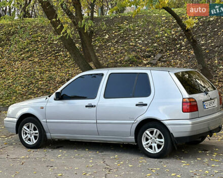 Серый Фольксваген Гольф, объемом двигателя 1.6 л и пробегом 200 тыс. км за 2500 $, фото 1 на Automoto.ua