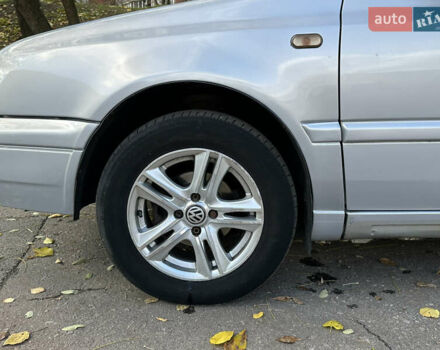 Серый Фольксваген Гольф, объемом двигателя 1.6 л и пробегом 200 тыс. км за 2500 $, фото 9 на Automoto.ua