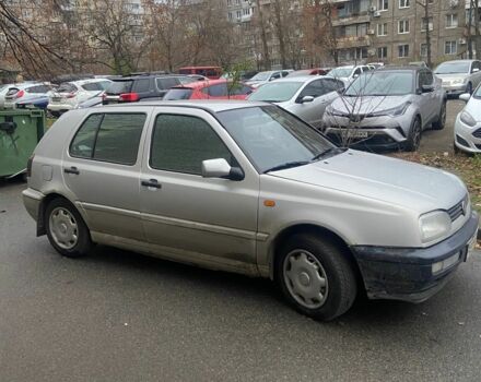 Серый Фольксваген Гольф, объемом двигателя 1.8 л и пробегом 100 тыс. км за 1700 $, фото 3 на Automoto.ua