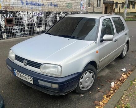 Серый Фольксваген Гольф, объемом двигателя 1.8 л и пробегом 100 тыс. км за 1700 $, фото 1 на Automoto.ua