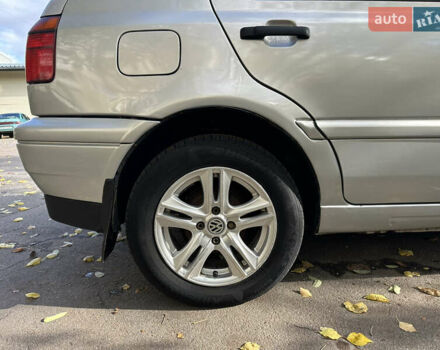 Серый Фольксваген Гольф, объемом двигателя 1.6 л и пробегом 200 тыс. км за 2500 $, фото 8 на Automoto.ua