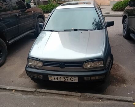 Серый Фольксваген Гольф, объемом двигателя 1.6 л и пробегом 160 тыс. км за 2500 $, фото 4 на Automoto.ua