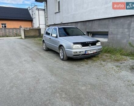 Серый Фольксваген Гольф, объемом двигателя 1.78 л и пробегом 325 тыс. км за 2500 $, фото 7 на Automoto.ua