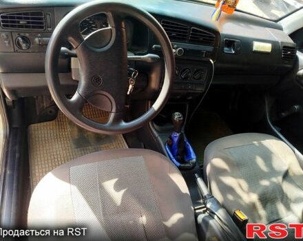 Серый Фольксваген Гольф, объемом двигателя 1.8 л и пробегом 300 тыс. км за 2300 $, фото 4 на Automoto.ua