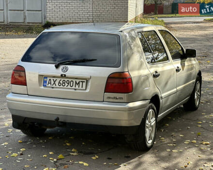 Серый Фольксваген Гольф, объемом двигателя 1.6 л и пробегом 200 тыс. км за 2500 $, фото 3 на Automoto.ua