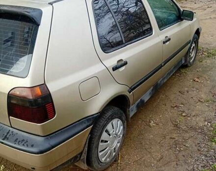 Серый Фольксваген Гольф, объемом двигателя 1.8 л и пробегом 200 тыс. км за 1700 $, фото 3 на Automoto.ua