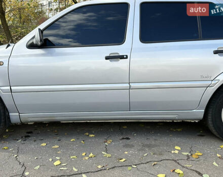 Серый Фольксваген Гольф, объемом двигателя 1.6 л и пробегом 200 тыс. км за 2500 $, фото 10 на Automoto.ua