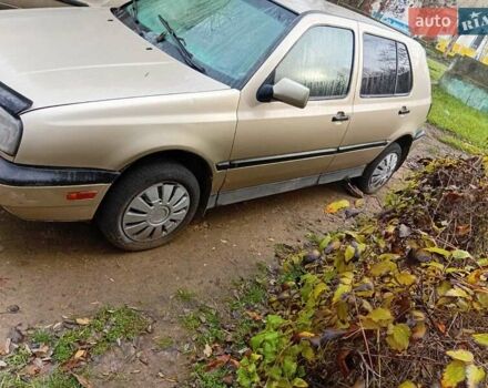 Серый Фольксваген Гольф, объемом двигателя 1.8 л и пробегом 200 тыс. км за 1700 $, фото 1 на Automoto.ua