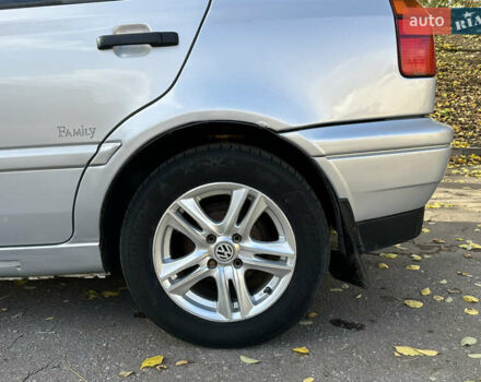 Серый Фольксваген Гольф, объемом двигателя 1.6 л и пробегом 200 тыс. км за 2500 $, фото 11 на Automoto.ua