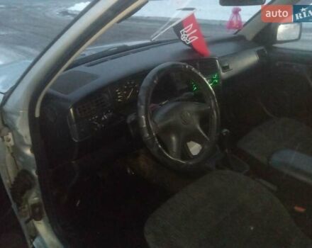 Серый Фольксваген Гольф, объемом двигателя 1.4 л и пробегом 372 тыс. км за 1500 $, фото 3 на Automoto.ua