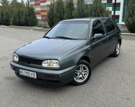 Серый Фольксваген Гольф, объемом двигателя 1.6 л и пробегом 66 тыс. км за 2100 $, фото 1 на Automoto.ua