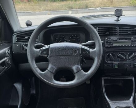 Серый Фольксваген Гольф, объемом двигателя 1.6 л и пробегом 66 тыс. км за 2100 $, фото 6 на Automoto.ua