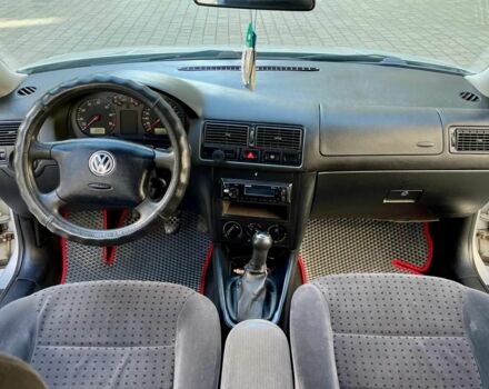 Серый Фольксваген Гольф, объемом двигателя 1.6 л и пробегом 260 тыс. км за 2800 $, фото 5 на Automoto.ua