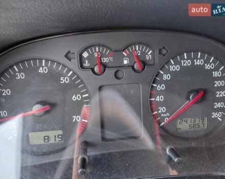 Серый Фольксваген Гольф, объемом двигателя 1.6 л и пробегом 242 тыс. км за 4917 $, фото 1 на Automoto.ua