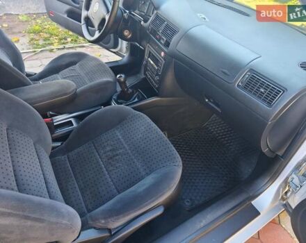 Сірий Фольксваген Гольф, об'ємом двигуна 1.6 л та пробігом 317 тис. км за 3333 $, фото 4 на Automoto.ua